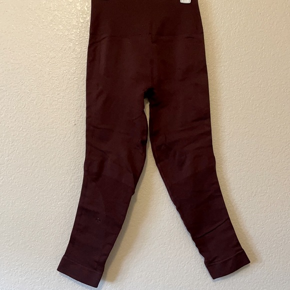 Lululemon Ebb to Flow Crop - Picture 3 of 4